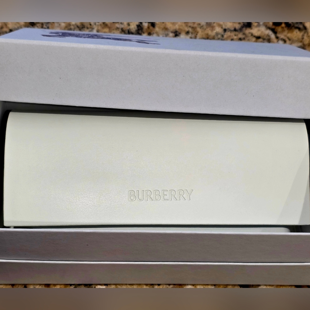 Burberry Men's Sunglasses NIB - Picture 6 of 7